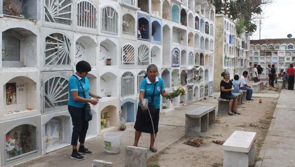 Dengue en Piura: realizan campaña informativa en cementerio