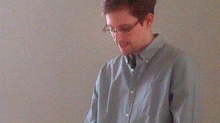 Edward Snowden cumplió tres semanas atrapado en Moscú