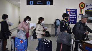 Bolivia dispone vuelo solidario de retorno de 40 peruanos varados por el coronavirus