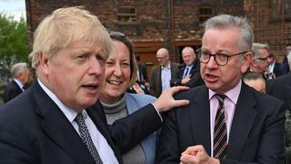 Boris Johnson destituye a Michael Gove, uno de sus ministros aliados que le había pedido que renuncie