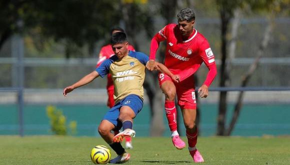 En un duelo amistoso entre Pumas UNAM y Toluca, el mediocampista peruano tuvo acción en el empate 1-1.