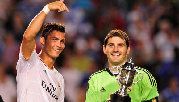 Casillas y Cristiano Ronaldo cuando eran compañeros en el Real Madrid. (Foto: AP)