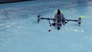 Mira a este asombroso drone volar y bucear bajo el agua [VIDEO]