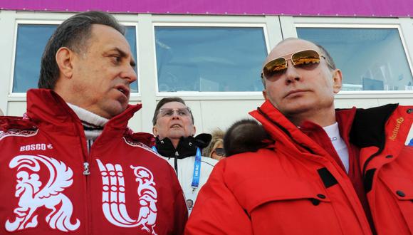 Vitaly Mutko y Vladimir Putin en los Juevos Olímpicos de Invierno en Sochi, Rusia. (Foto archivo: AFP)