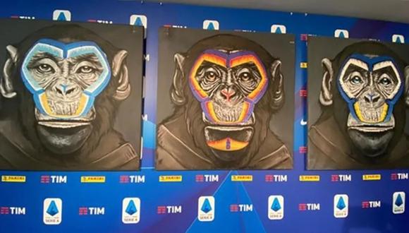 La Serie A exhibió un tríptico realizado por el pintor Simone Fugazzotto que representa a tres monos, uno “occidental”, uno africano y uno asiático. (Foto: Serie A)