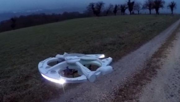 Youtube: drone en forma de nave de Star Wars surca los cielos