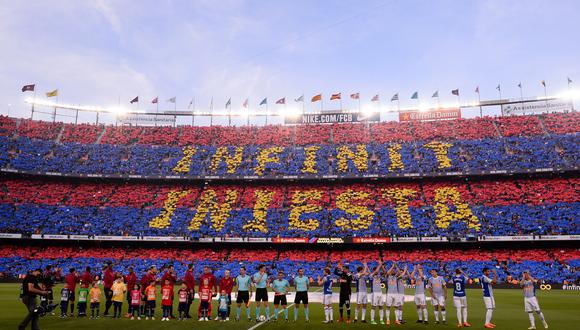 Andrés Iniesta tuvo un recibimiento espectacular en el Camp Nou en su último partido con Barcelona. (Foto: AFP)