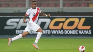 Farfán en el aeropuerto: "Viajo para cerrar algo importante"