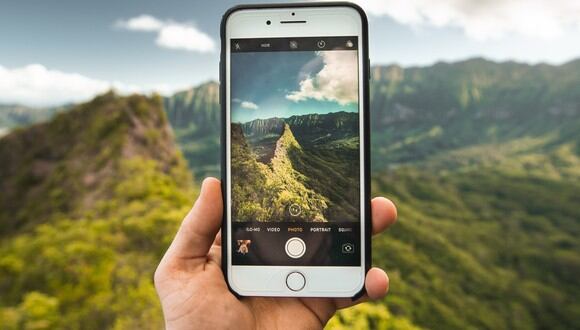 En pocos pasos puedes modificar los metadatos de tu iPhone. (Foto: Pexels)