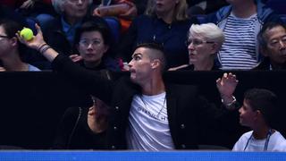 Cristiano Ronaldo y su blooper como recogebolas en el Masters de Londres | VIDEO
