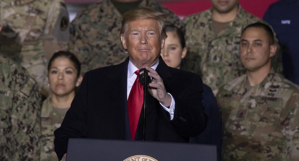 El presidente de los Estados Unidos, Donald Trump, da un discurso en la ceremonia de firma de la Ley de Autorización de Defensa Nacional para el año fiscal 2020 en la Base Conjunta Andrews, en Maryland. (AFP)