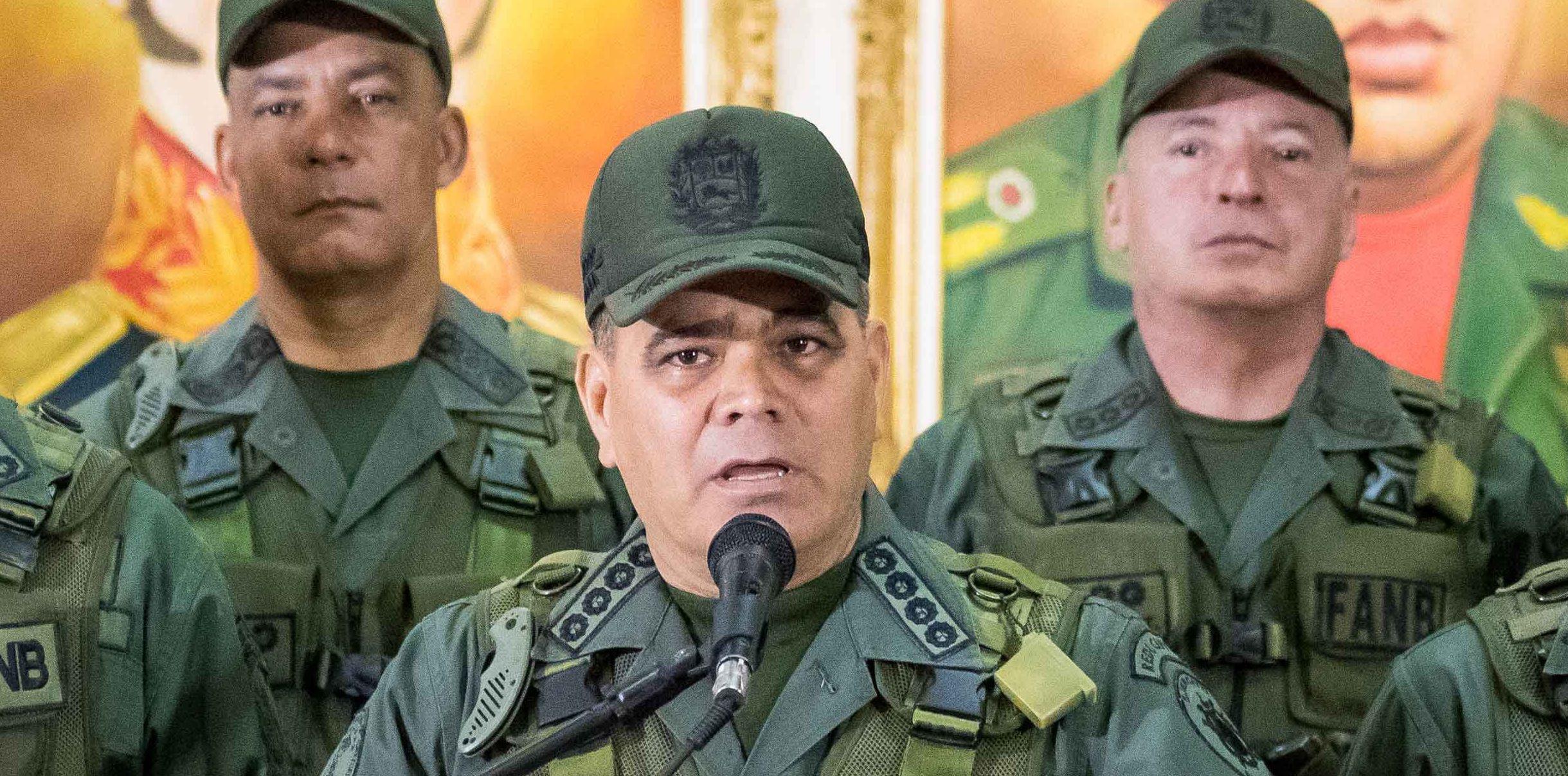 Nicolás Maduro y Juan Guaidó aseguran contar con apoyo militar. La gran pregunta es qué militar apoya a quién. En la imagen, Vladimir Padrino. (EFE).
