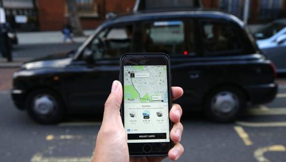 “El precio de las acciones de Uber llegó a caer 9% el primer día de cotización”.