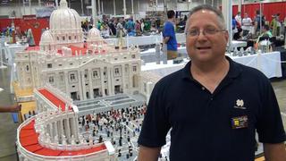 Cura recrea al Vaticano con medio millón de piezas de Lego