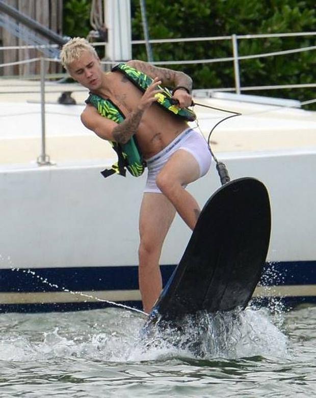Among other sports activities, Justin Bieber goes water skiing.  (Photo: TMZ)