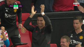 Desde el banquillo: Cristiano Ronaldo celebró y aplaudió el gol de Antony en el Manchester United vs. Arsenal