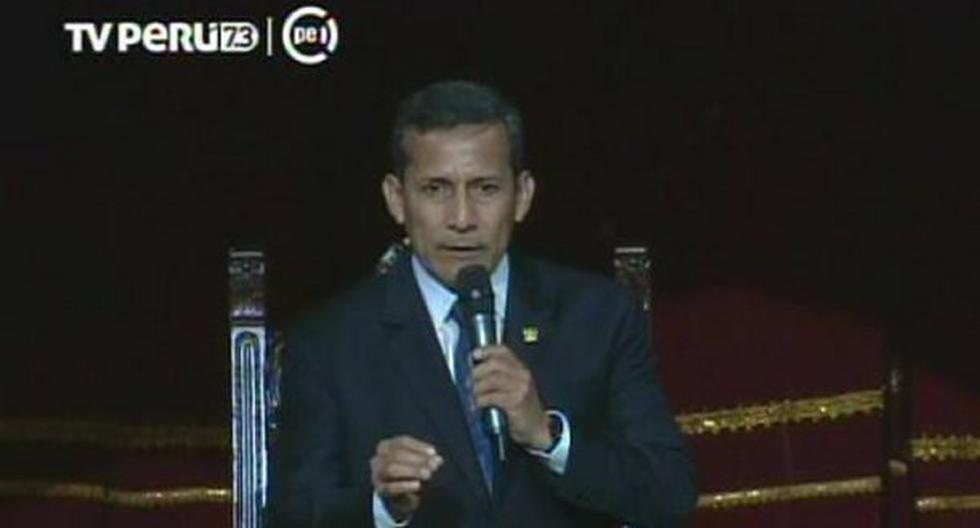 Presidente Ollanta Humala dio breve discurso en el Teatro Municipal. (Foto: Captura TV Perú)