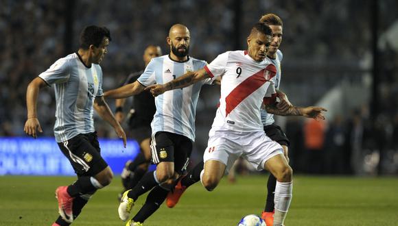 Paolo Guerrero fue suspendido un año por el resultado analítico adverso que arrojó la prueba de doping del jugador tras el partido ante Argentina. (Foto: AFP)