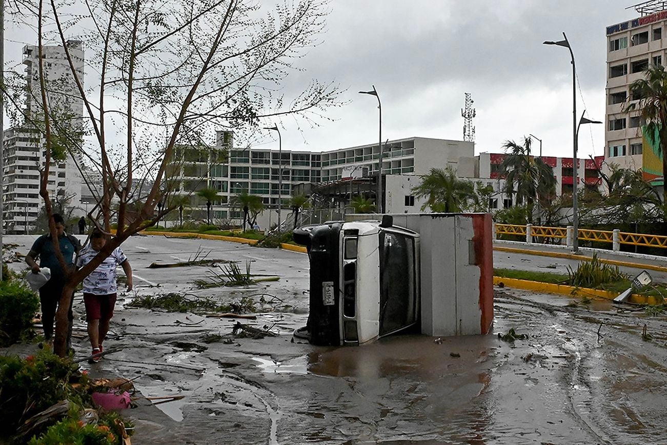 View of the damage caused after the passage of Hurricane Otis in Acapulco, state of Guerrero, Mexico, on October 25, 2023. (Photo by FRANCISCO ROBLES/AFP).