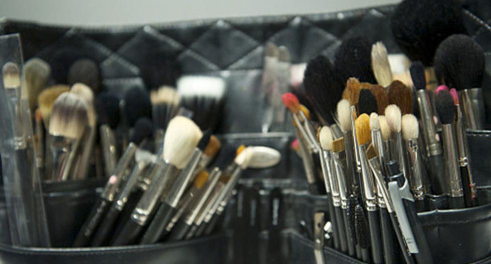 Siempre debes limpiar tus brochas de maquillaje después de usarlas. (Foto: GettyImages)