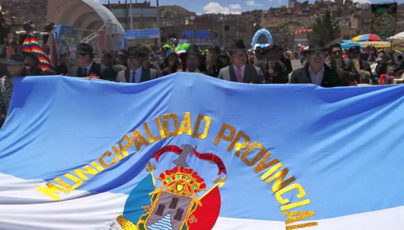 Con multitudinarios pasacalles y marchas coloridas, Puno celebró hoy sus 351 años de fundación (Foto: Carlos Fernández)