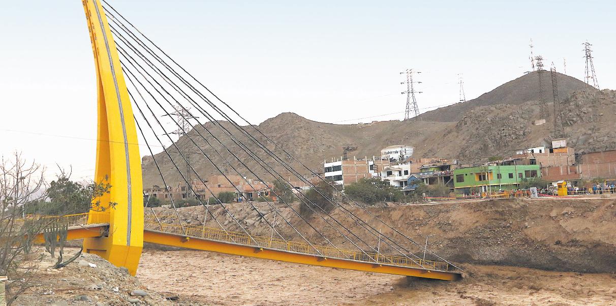 La Contraloría de la República halló deficiencias en puente desde su concepción. Expediente técnico estableció que se construyera una base superficial justo en el margen del río que más golpeaba el cauce.