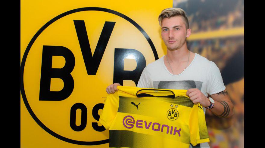 Maximilian Philipp. Dortmundo pagó 20 millones de euros por él. Es enganche y llega procedente del Friburgo.   (Foto: Twitter)