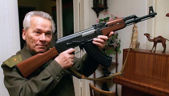 El ruso Mijaíl Kalashnikov, el diseñador del fusil más vendido en el mundo. (AP).