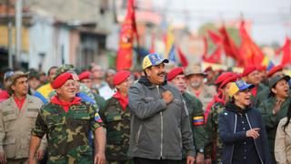 Un desafiante Maduro marcha con militares por las calles de Maracay | FOTOS