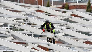 Hospitales británicos “en pie de guerra” frente a ómicron y abren camas provisionales ante ola de contagios