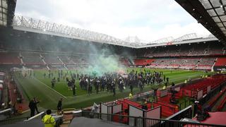 Tensión en Old Trafford: hinchas invaden cancha para protestar contra dueños del United | VIDEO