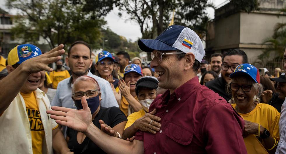 Imagen del 10 de marzo del 2023 donde se observa al dirigente del partido Primero Justicia, Henrique Capriles, durante un acto en Caracas, Venezuela. (EFE/ Miguel Gutiérrez).
