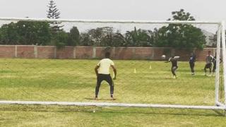 Farfán se luce con genial control y golazo en entrenamiento