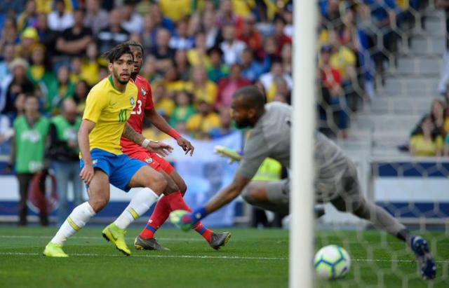 Brasil vs. Panamá: Lucas Paquetá marcó el 1-0 con esta definición de zurda. (Foto: Reuters/AFP)