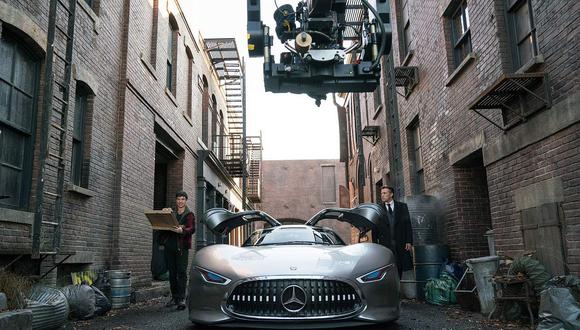 Mercedes-Benz estrenos en Liga de la Justicia