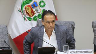 Héctor Becerril: subcomisión rechaza informe que recomendaba su suspensión