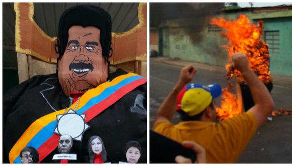 Un mu&ntilde;eco que representa al presidente de Venezuela Nicol&aacute;s Maduro es quemado. (Foto: @ManuelDez, v&iacute;a Twitter).