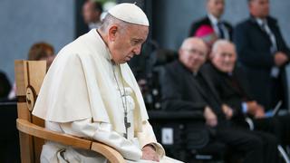 Vaticano: Francisco está “sereno” a pesar de denuncias sobre supuesto encubrimiento