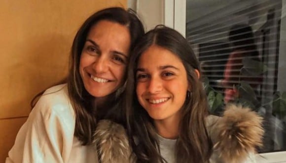 Madre e hija apoyan los partidos de España (Foto: Sira Martínez / Instagram)