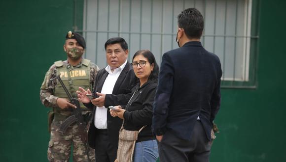 Entre los visitantes al expresidente Castillo están los congresistas Dávila, Ugarte, Bellido y Chávez. Esta última manejaría sus redes sociales. (Foto: GEC)