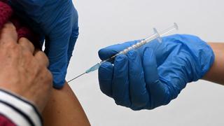 Parlamento de Alemania aprueba la vacunación obligatoria contra el coronavirus para trabajadores sanitarios