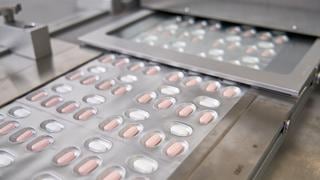 EMA avala posible uso de emergencia de la píldora de Pfizer contra el COVID-19