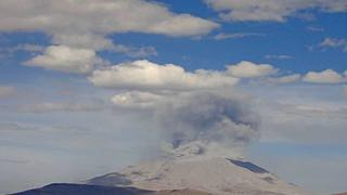 Volcán Ubinas registró una nueva explosión esta tarde