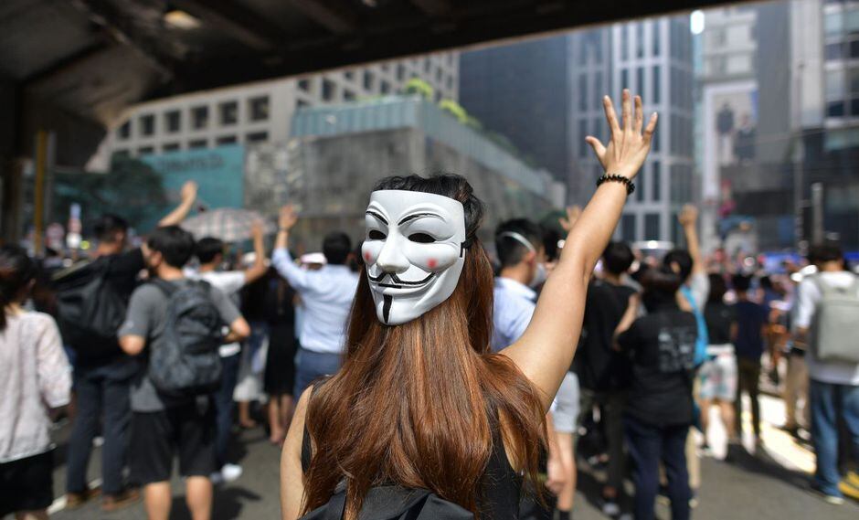 Resultado de imagen para Nuevos enfrentamientos en Hong Kong en protestas contra ley anti-máscaras