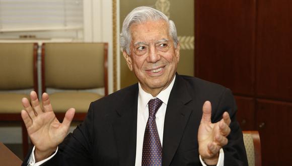 Obras teatrales de Mario Vargas Llosa serán publicadas en audiolibros: Descubre cuándo y cómo escucharlas (Photo by YURI GRIPAS / AFP)