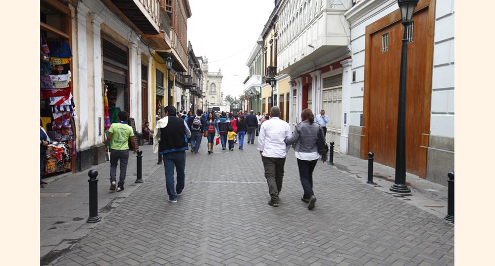 En la imagen, la cuadra dos del jirón Ancash, en el Cercado de Lima. Tradicionalmente se llamaba "Rastro de San Francisco", porque estaba a pocos metros de la iglesia del mismo nombre. (Foto: César Salhuana / GEC Archivo)