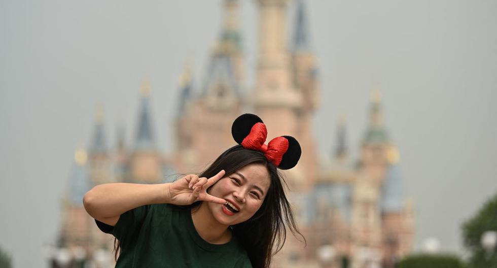 The outbreak of coronavirus in China grows: Disneyland Shanghai temporarily closes due to COVID-19