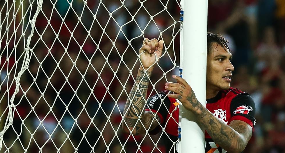 Paolo Guerrero disputó los 90 minutos del Flamengo vs Atlético Paranaense. (Foto: Getty Images)