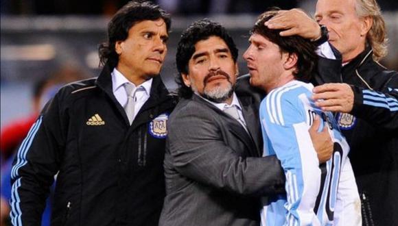 Lionel Messi fue uno de los jugadores que se despidió de Maradona tras conocer la noticia de su muerte (EFE)