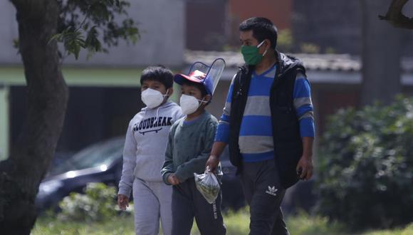 Especialista recomienda no abrigar excesivamente a los niños, mantener los espacios ventilados y evitar el contacto con personas enfermas. (Foto: GEC)